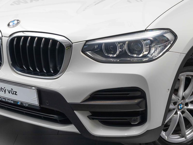 BMW X3 xDrive20d - fotka 7 z 22
