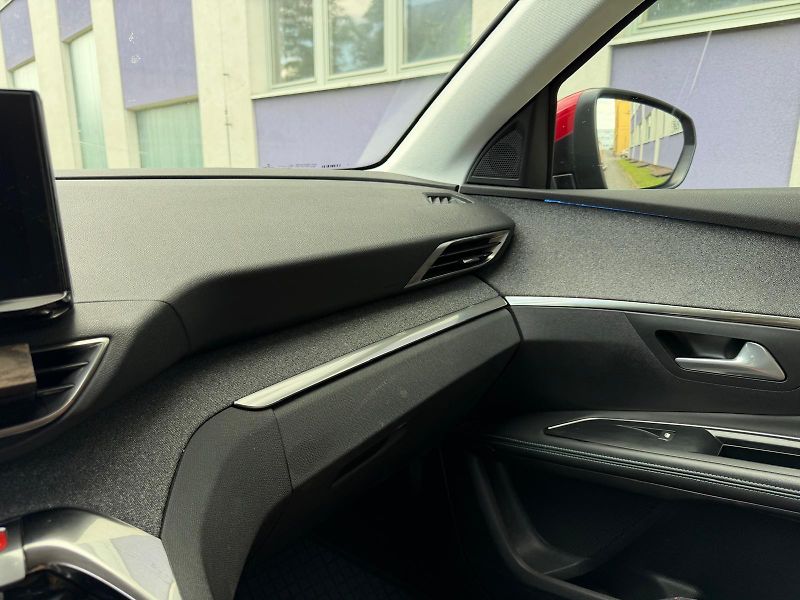Peugeot 5008 1,5 HDi ALLURE PACK /1.maj./ČR - fotka 25 z 26