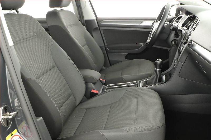 Volkswagen Golf (2018) 1.4 TSI, Serv.kniha, Tempomat - fotka 7 z 13