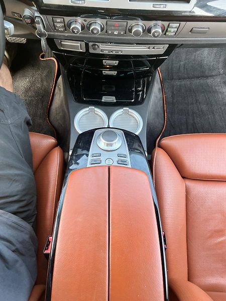 BMW Řada 7 3.0 170KW,MAX VÝBAVA,T.Z - fotka 43 z 46