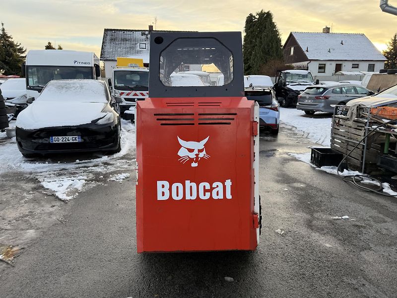 Bobcat (2016) S70 - kompaktní nakladač - fotka 4 z 7