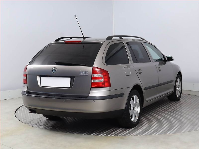 Škoda Octavia (2007) 1.9 TDI, Automat, nová STK - fotka 5 z 13