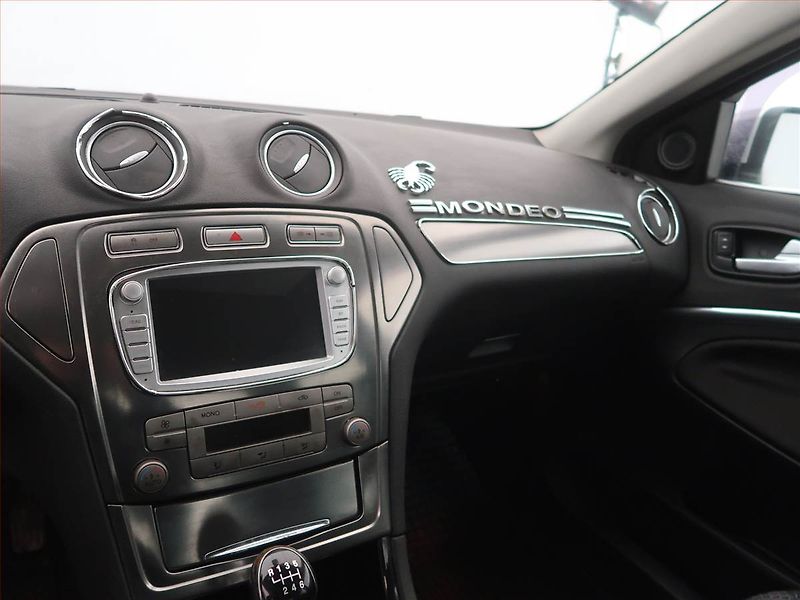 Ford Mondeo (2010) 2.0 TDCi, Klima, zamluveno - fotka 12 z 15