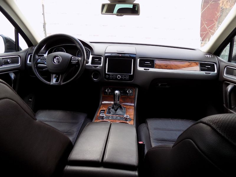 Volkswagen Touareg (2010) 3.0TDI/4x4/Chl.sedačky/LED/ - fotka 22 z 43