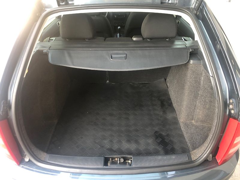 Škoda Fabia (2005) 1.4 16V - fotka 18 z 31