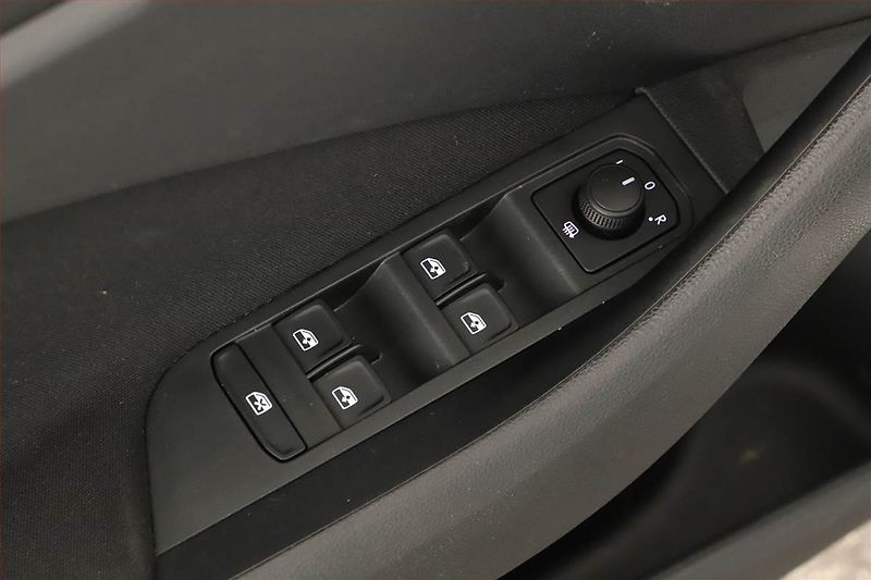 Škoda Scala (2023) Ambition 1.5 TSI, ČR,1.maj - fotka 10 z 13