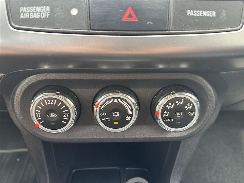 Mitsubishi Lancer 1,6 33 tis KM !! TOP STAV !! - fotka 17 z 27