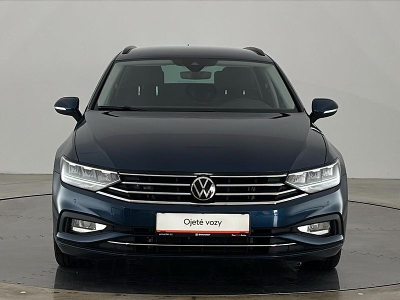 Volkswagen Passat Business DSG - fotka 4 z 31