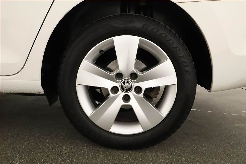 Škoda Rapid (2018) 1.0 TSI, Park. senzory - fotka 11 z 11