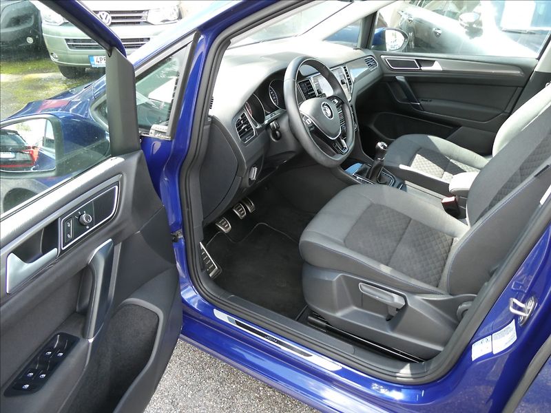 Volkswagen Golf Sportsvan 1,5 TSi 96kW Join,LED,navigace - fotka 15 z 44