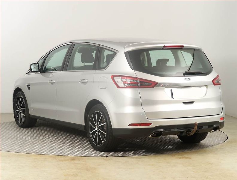 Ford S-MAX (2019) 2.0 EcoBlue, 4X4, Automat - fotka 4 z 19