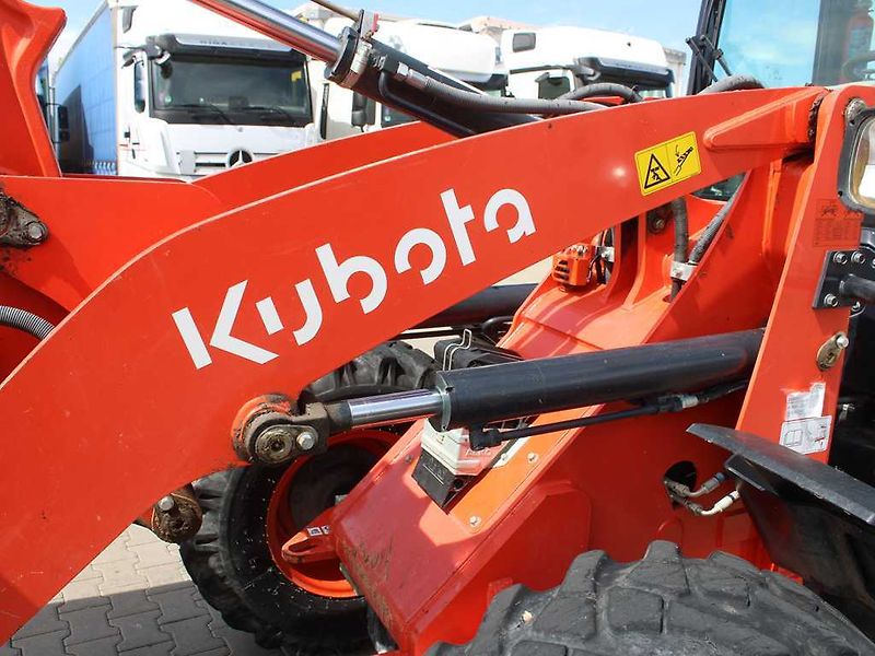 Kubota R090 - fotka 8 z 18