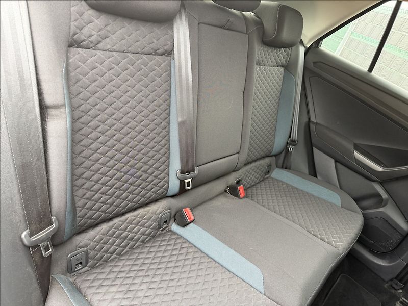 Volkswagen T-Roc 1.0 TSI IQ Drive - fotka 13 z 14
