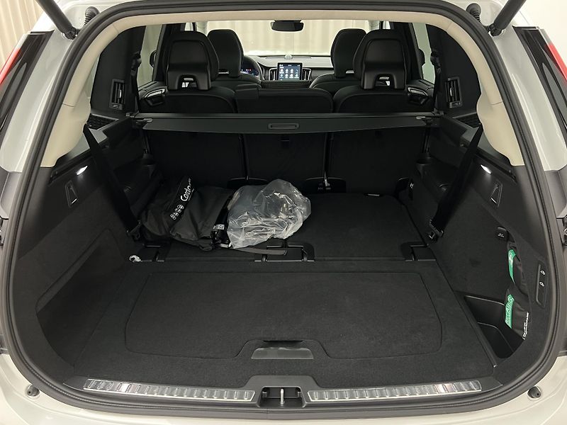 Volvo XC90 (2026) T8 AWD RECHARGE ULTRA DARK - fotka 9 z 46