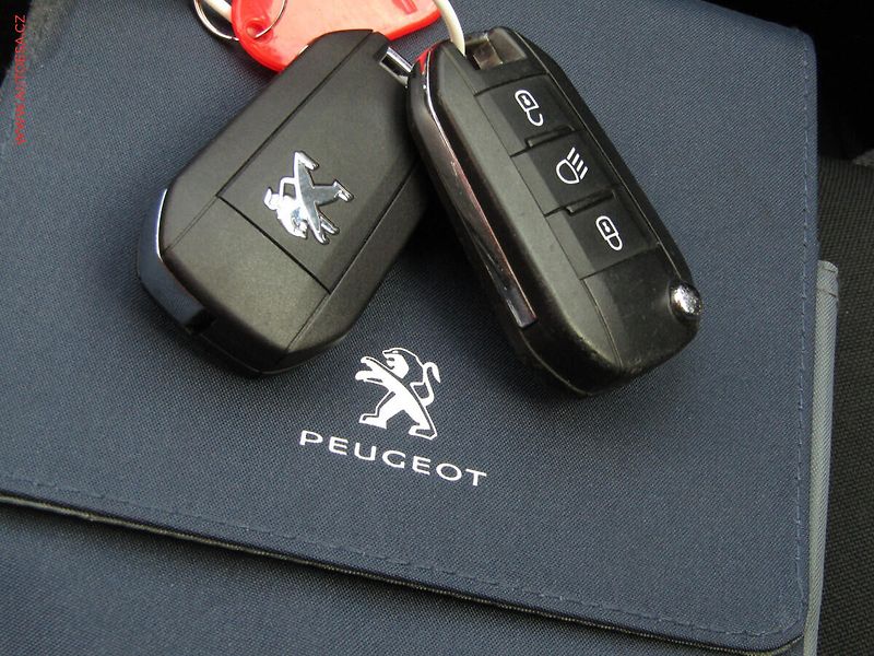 Peugeot 5008 (2018) 1.6 HDi, 1.maj,ČR, Active - fotka 22 z 22
