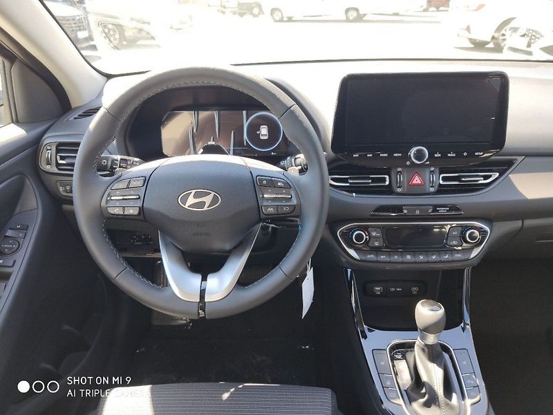 Hyundai i30 26 WG 1,6 T-GDI DCT GO CZECH - fotka 7 z 7