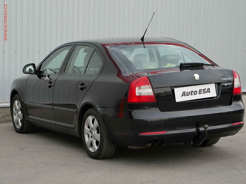 Škoda Octavia (2009) 1.4 TSi, ČR, Elegance, TZ - fotka 6 z 19