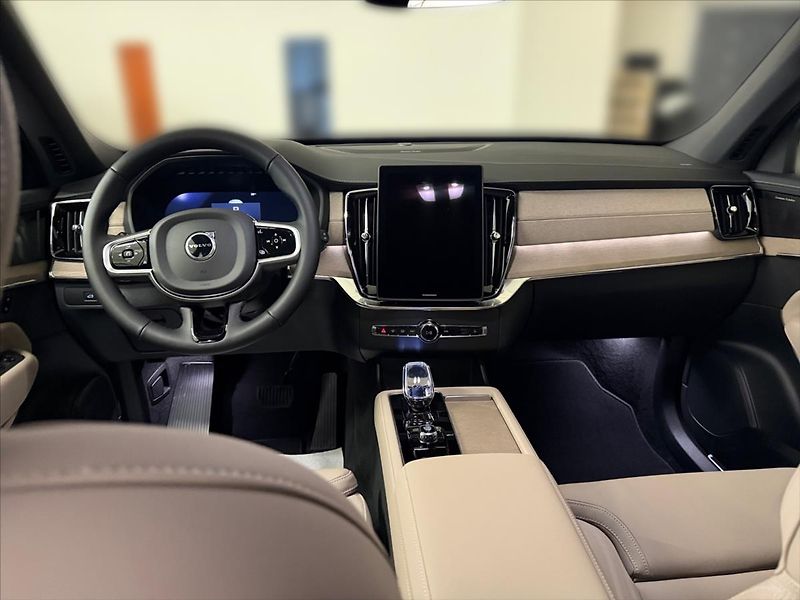Volvo XC90 (2026) 2,0 Plus Dark  6142 - fotka 10 z 15