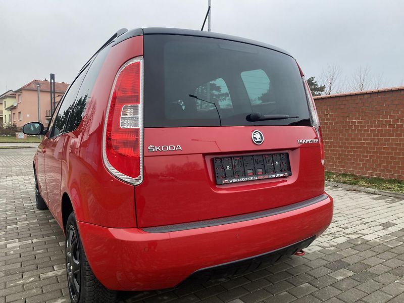 Škoda Roomster (2014) 1.2TSi MODEL NOIRE - fotka 16 z 65