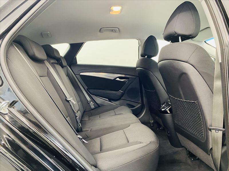 Hyundai i40 1,6 CRDi 100kW - fotka 7 z 23
