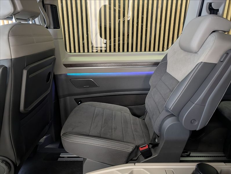 Volkswagen Multivan 1,5 TSI, 130KW, 4 MOTION Long - fotka 24 z 35