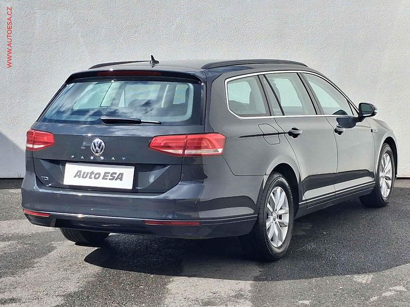 Volkswagen Passat (2016) 2.0 TDi, LED, navi, park - fotka 4 z 19