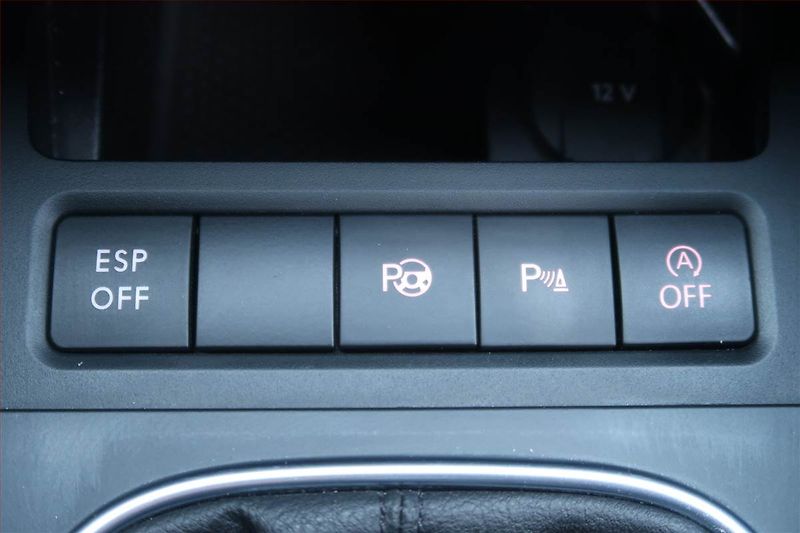 Volkswagen Golf (2009) 1.6 TDI, Tempomat - fotka 19 z 19