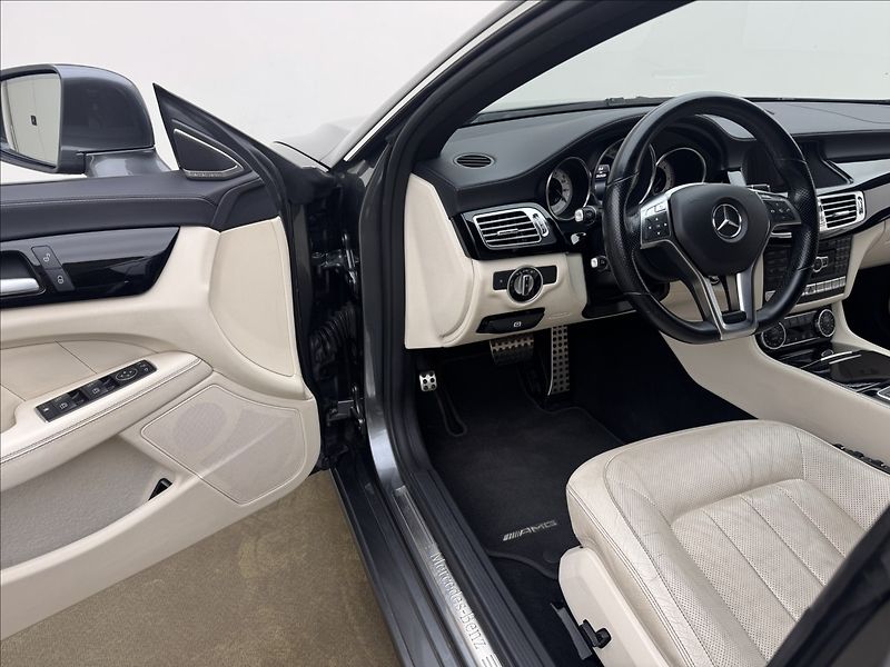 Mercedes-Benz CLS 3,0 DPH 4X4 H/K AMG LED ACC ČR - fotka 35 z 59