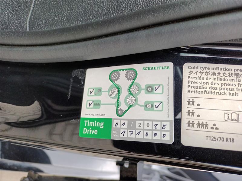 Volkswagen Passat 2,0 TDI,110KW,RADAR,LED, - fotka 26 z 47