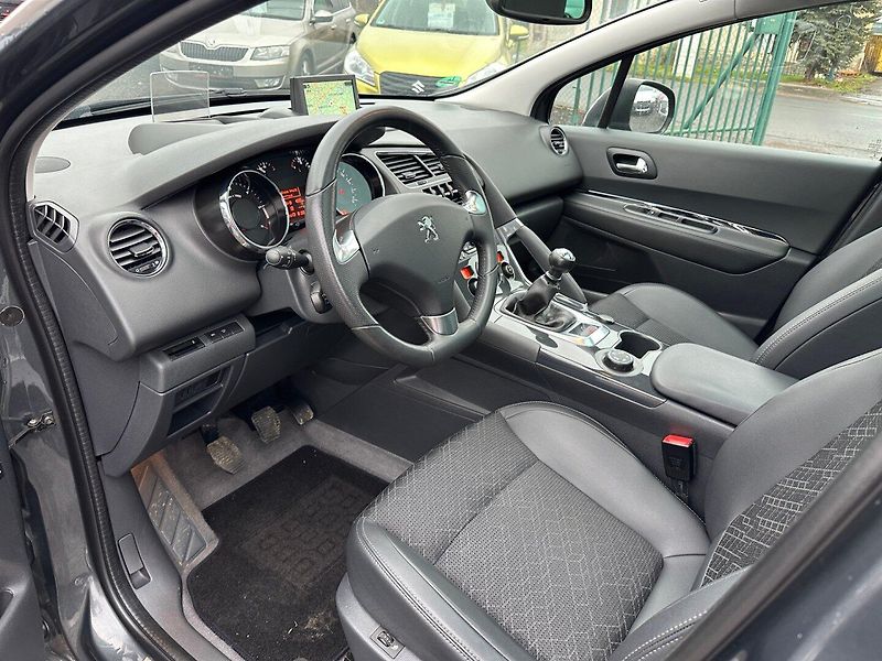Peugeot 3008 (2015) 2.0Hdi 110kw Allure - fotka 9 z 22