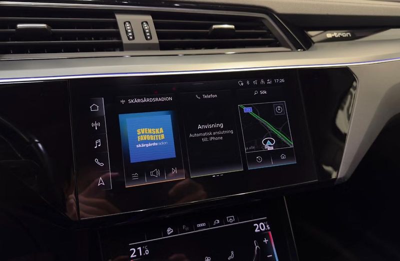 Audi Q8 e-tron 55 Sportback Q SoH 93% Kam LED - fotka 14 z 25