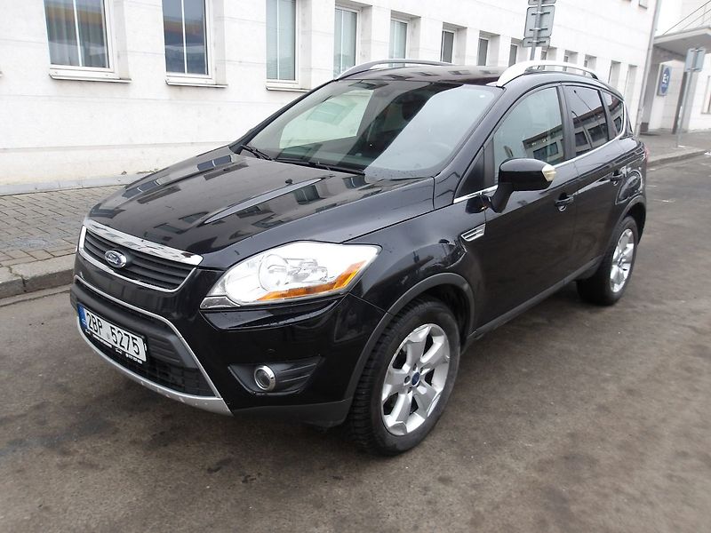 Ford Kuga 2,0TDCi TITANIUM Aut. 4x4! - fotka 2 z 44
