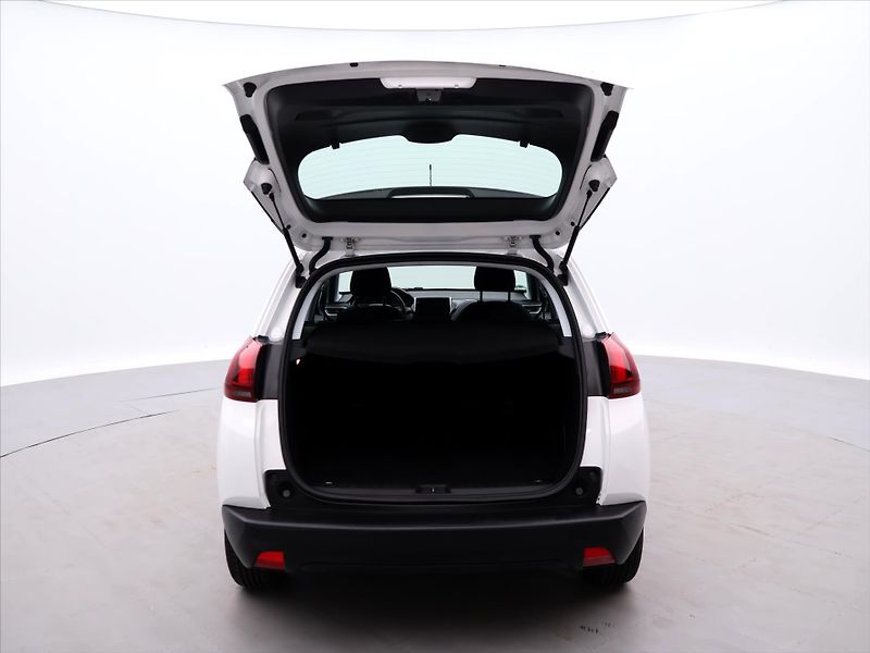 Peugeot 2008 1.2 PT 82k Active Pack 1.Maj - fotka 9 z 26