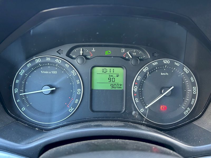 Škoda Octavia (2006) Ambiente 1.6 FSI 85 kW - fotka 17 z 23