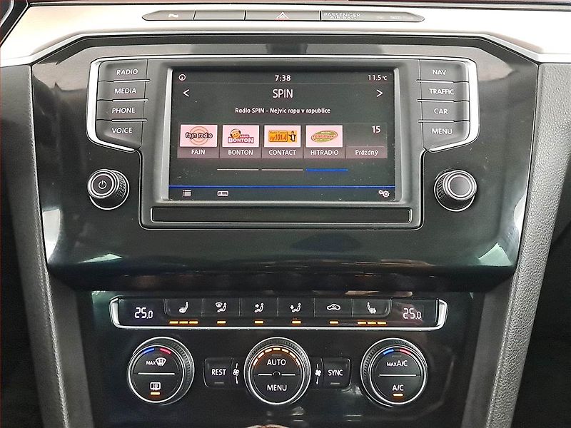 Volkswagen Passat (2017) 2.0 TDI, Kůže, Navi, Tempomat - fotka 12 z 22