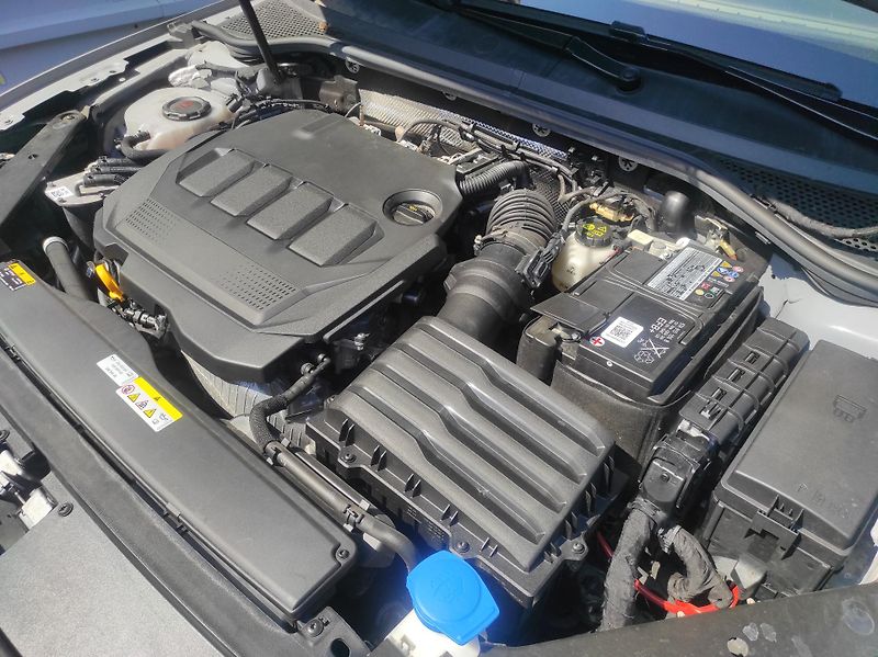 Volkswagen Passat 2,0TDi BMT 110kw DSG, Business - fotka 30 z 43