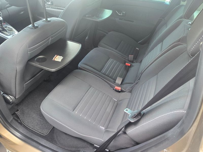Renault Scénic (2015) 1.6i16V Limited,TOP.ROZVODY - fotka 17 z 33