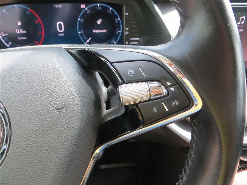 Škoda Octavia 2,0 TDI 85kW Ambition ČR - fotka 20 z 24