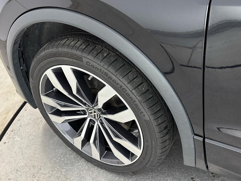 Volkswagen Tiguan R-Line 4MOT DSG - fotka 28 z 31