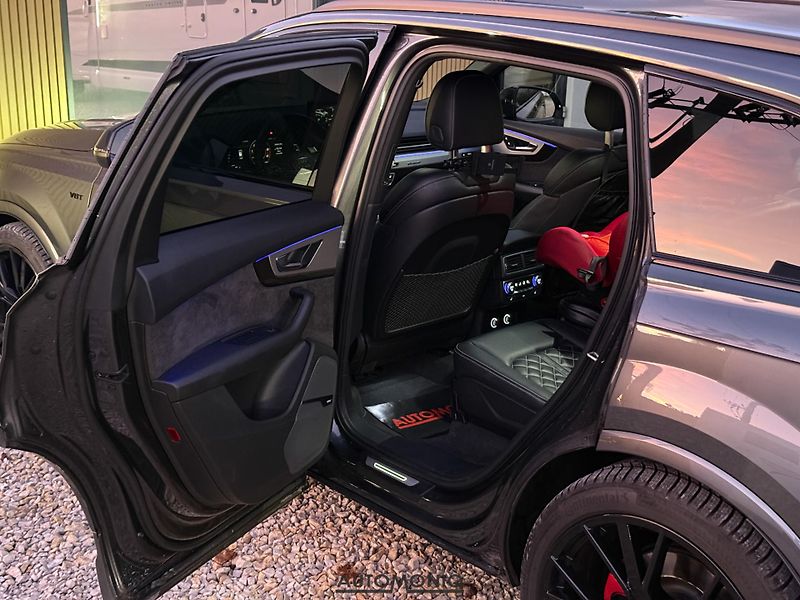 Audi SQ7 (2019) 4.0 TDI Bose, Nočné videnie - fotka 16 z 25