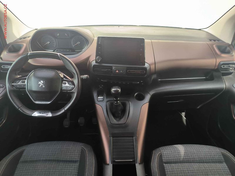 Peugeot Rifter (2023) 1.5HDi, GT Line, navi, kamera - fotka 8 z 24