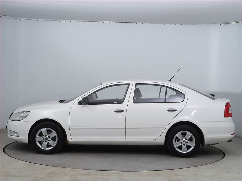 Škoda Octavia (2010) 1.9 TDI, po STK, oblíbený vůz - fotka 3 z 14