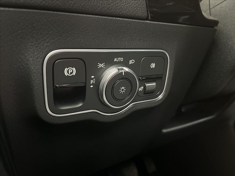 Mercedes-Benz GLA 250e s hybridní technologií EQ - fotka 11 z 21