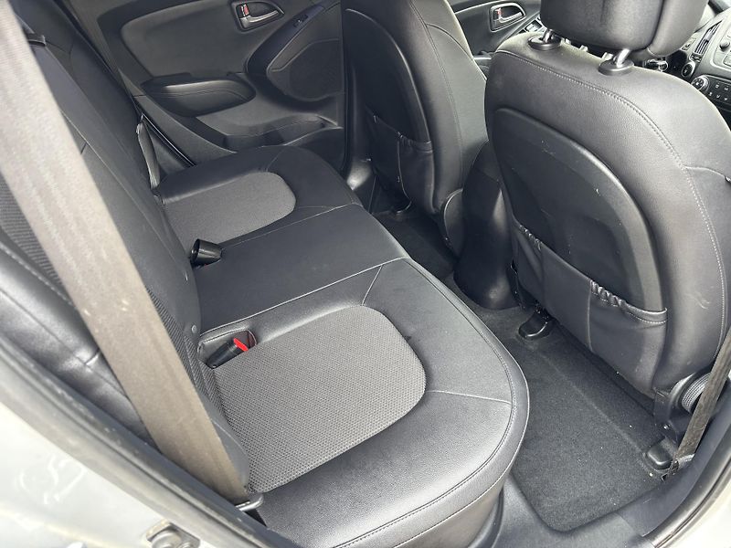 Hyundai ix35 (2015) 2.0GDI, 122kW, ČR - fotka 12 z 16