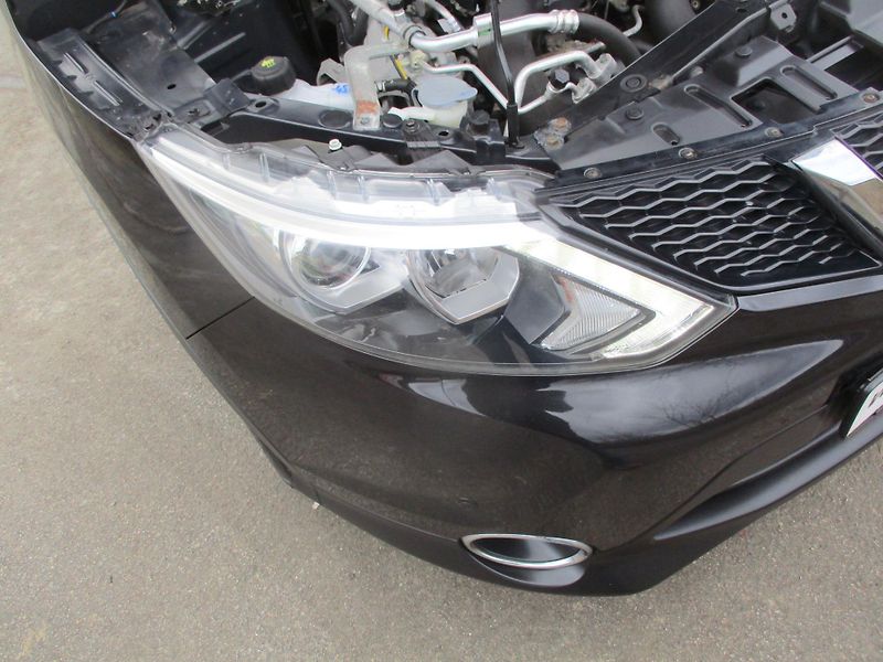 Nissan Qashqai 1.6DIG-T 120kW NAVI VÝHŘEV - fotka 42 z 43