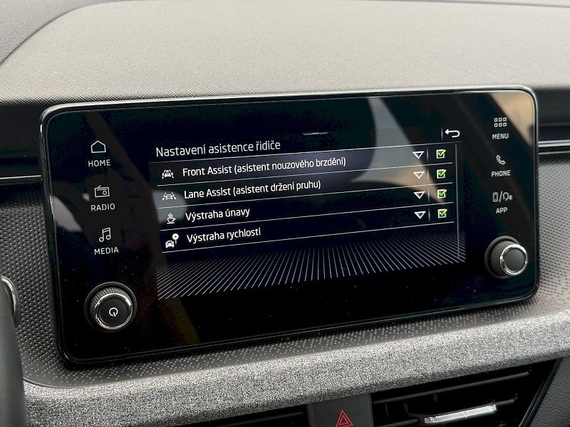 Škoda Scala (2025) 1.0 TSI 85 kW Selection - fotka 16 z 23