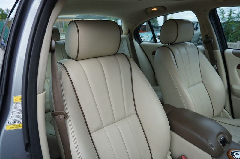 Jaguar S-Type 2.7 D/V6/automat/kůže/šíbr - fotka 27 z 34