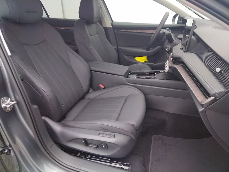 Škoda Superb combi L&K iV - fotka 10 z 30