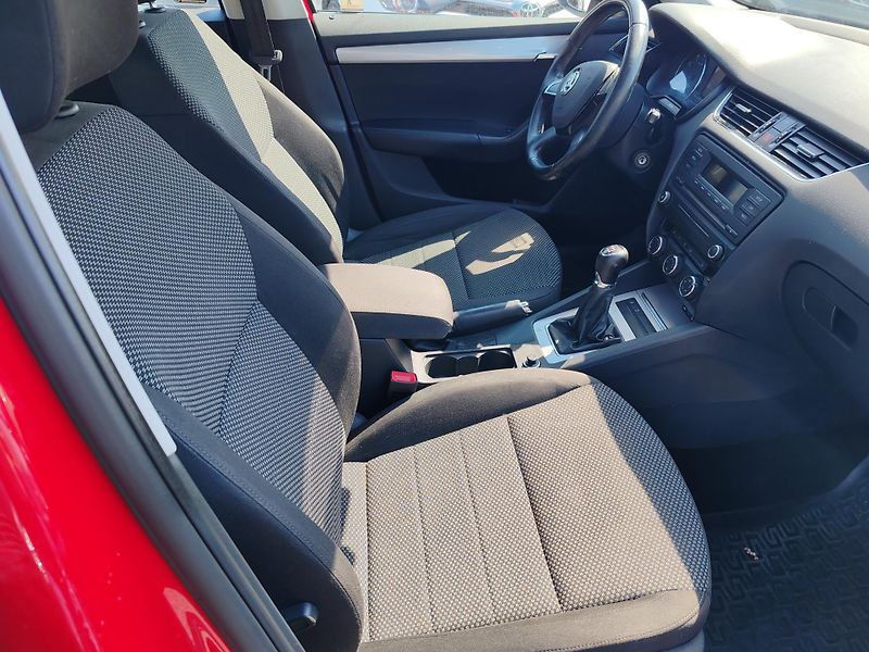 Škoda Octavia III.1.2 TSI 6ti - fotka 20 z 23