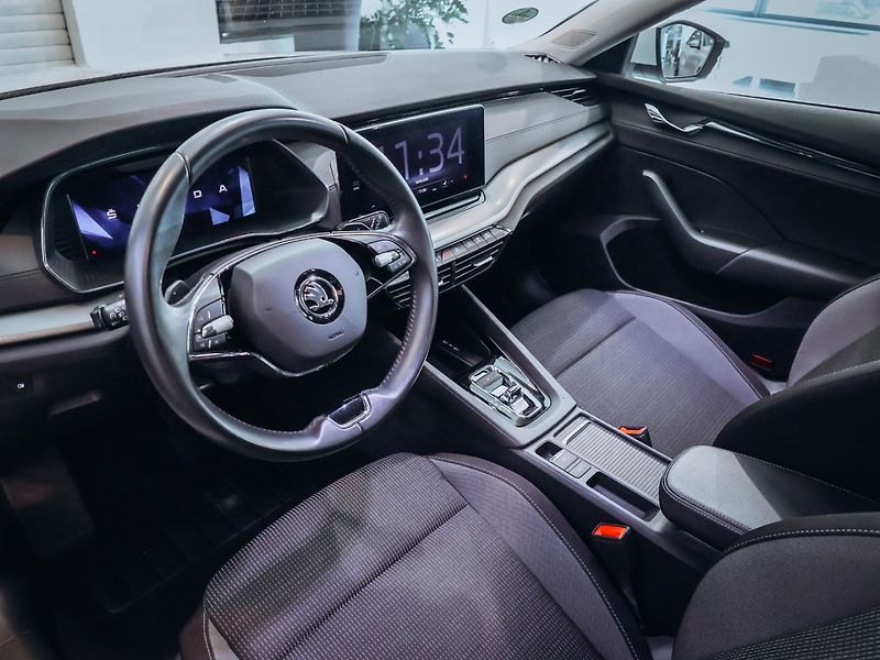 Škoda Octavia 2.0 TDI 110kW DSG Ambition - fotka 8 z 27